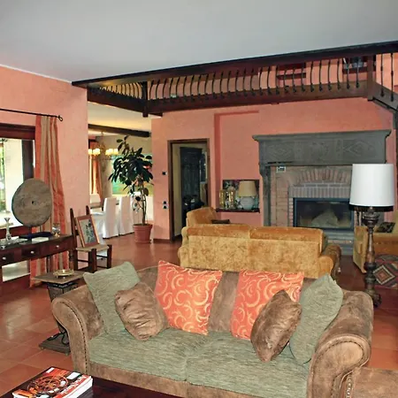 Solcio Sleeps 8 Pool Air Con Wifi Villa