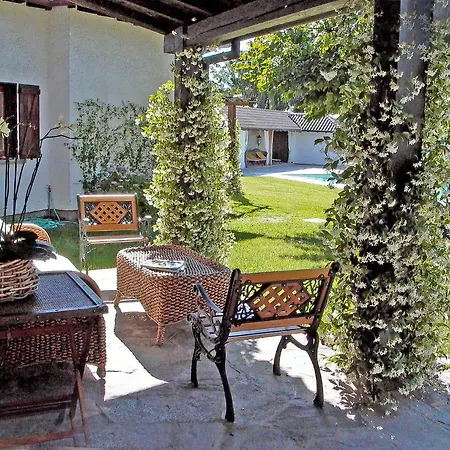 Solcio Sleeps 8 Pool Air Con Wifi