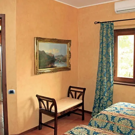 Solcio Sleeps 8 Pool Air Con Wifi